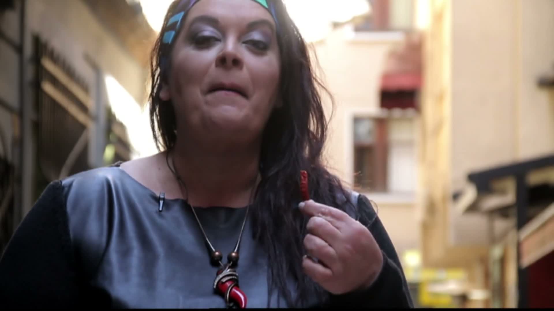ΑΠΟ ΤΗΝ ΠΟΛΗ ΕΡΧΟΜΑΙ 16